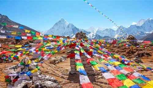 Everest Base Camp - Trek vs Helicopter Tour