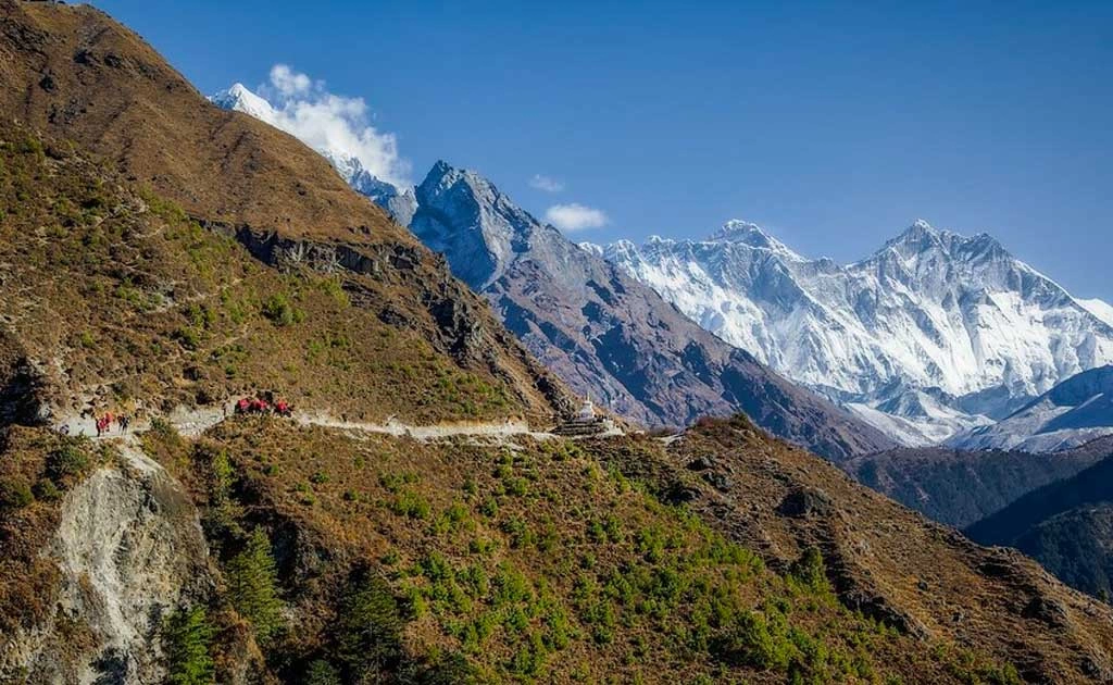 The Everest mini trekking of 7 days starts from Kathmandu to Lukla. Everest View Trek